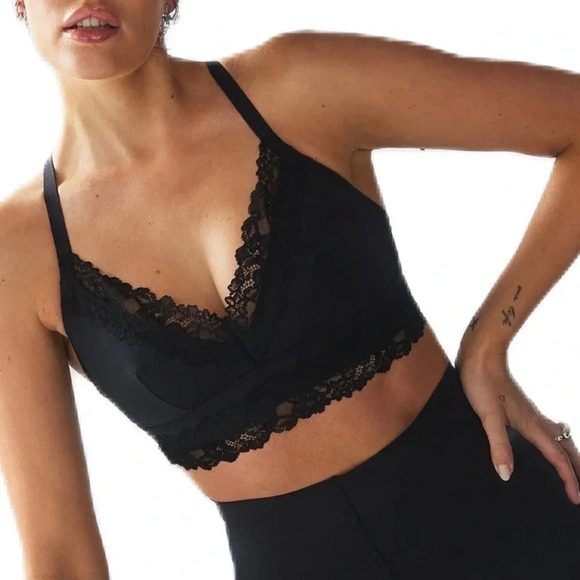 Savage X Fenty Other - NWT SAVAGE X FENTY By RIHANNA Women’s Lace Race Sports Bra